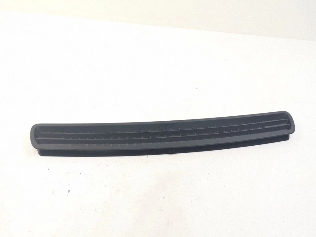 Front bumper lower grill – Nissan Qashqai+2 (2008-2010)