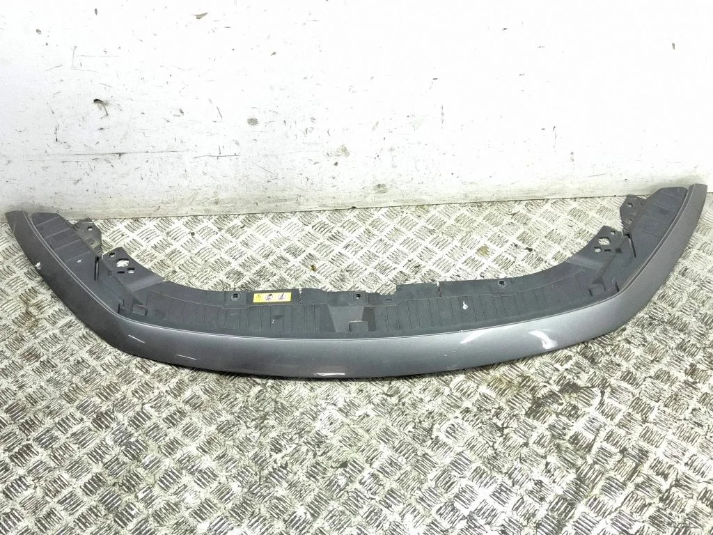 Front bumper splitter molding