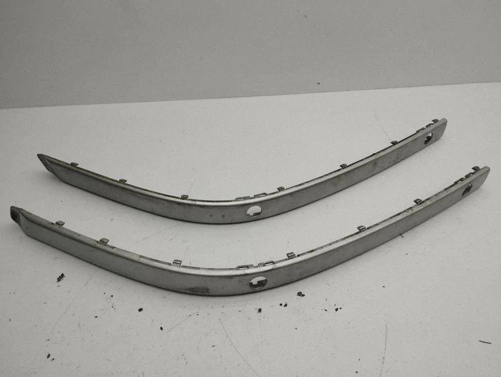 Front bumper splitter molding 7005963A