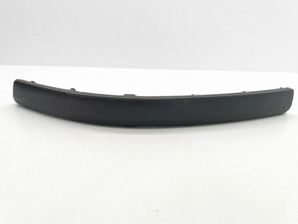 Front bumper splitter molding 3B0807717