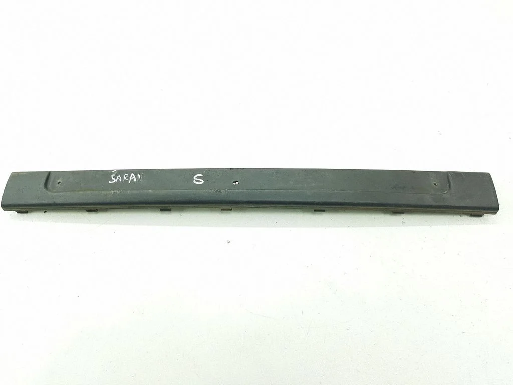 Front bumper splitter molding 7M3807719