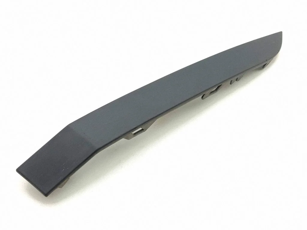 Front bumper splitter molding K8D215A245AB