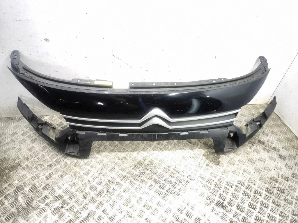 Atrapa górna (grill)