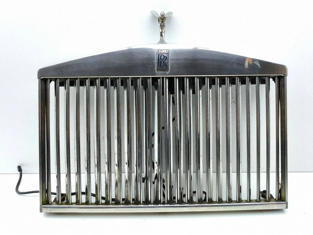 Esistange ülemine radiaatorivõre – Rolls-Royce Silver Spur (1980-1998)