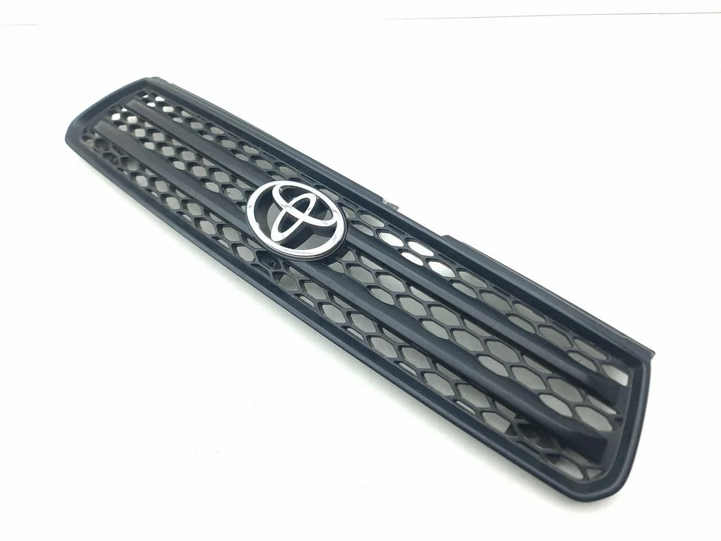 Front bumper upper radiator grill – Toyota RAV 4 (XA20) (2000-2005)