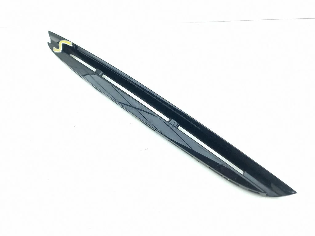 Front bumper upper radiator grill 5A01544B