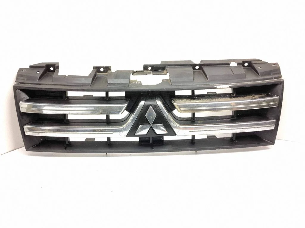 Atrapa górna (grill) – Mitsubishi Pajero Sport I (1996-2008)