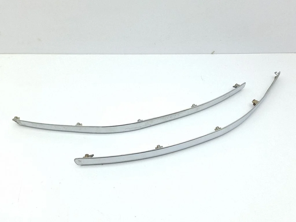 Priekšējā bampera apdares josla 6407A037