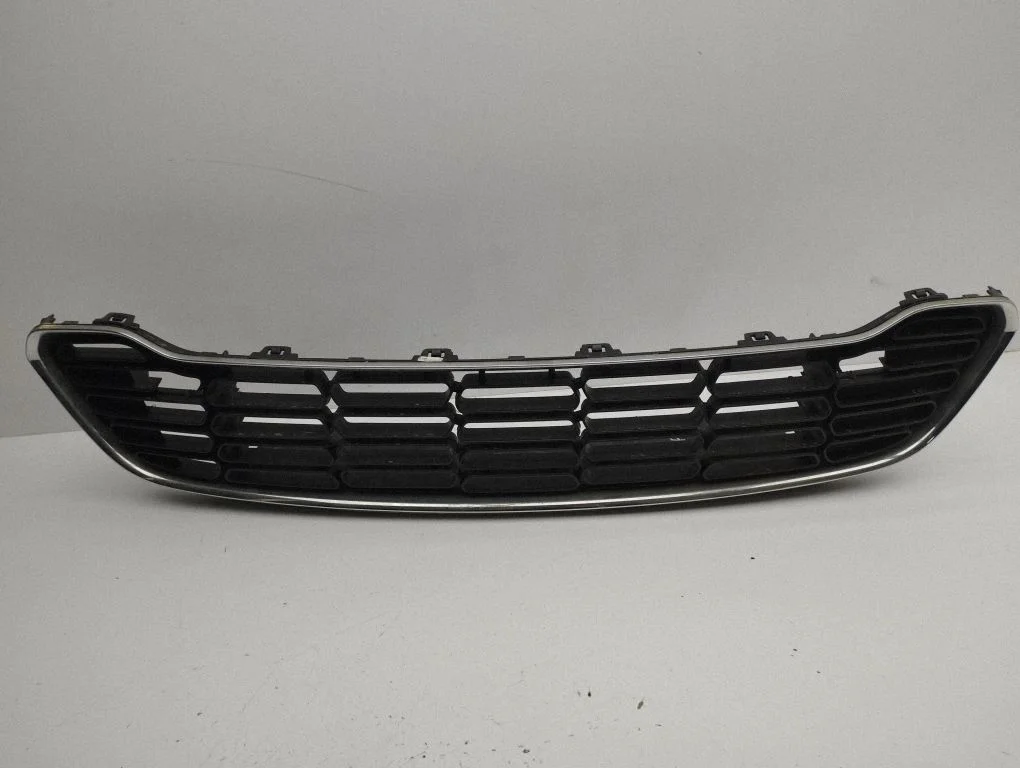 Front bumper upper radiator grill 9807476