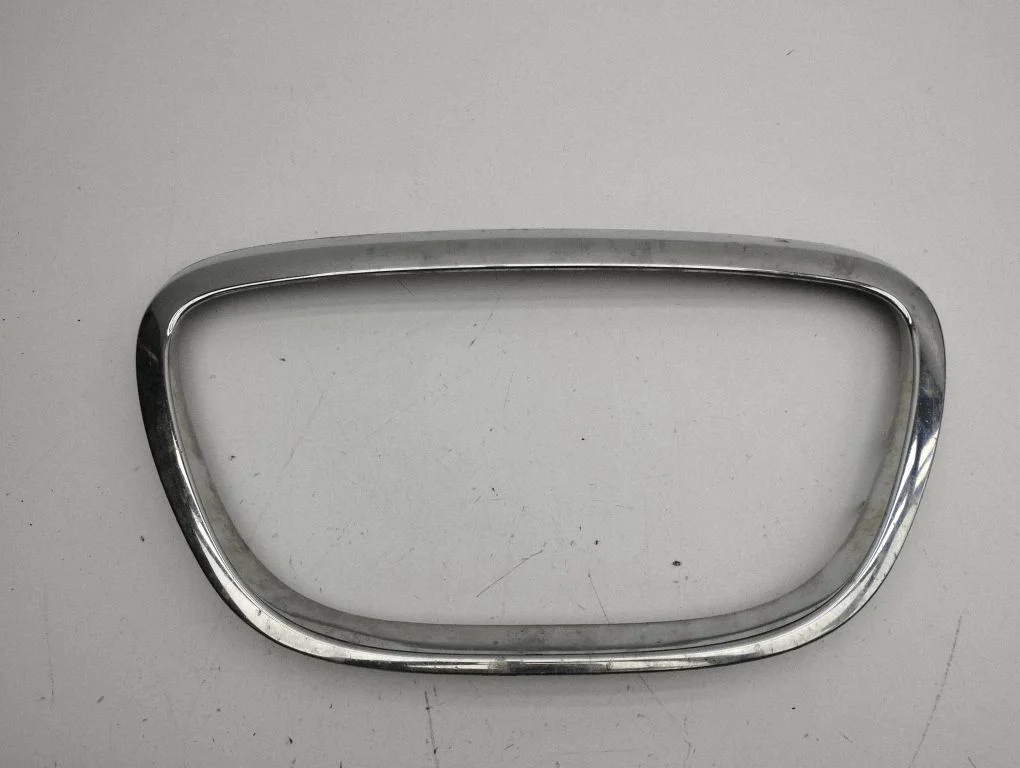 Front bumper upper radiator grill