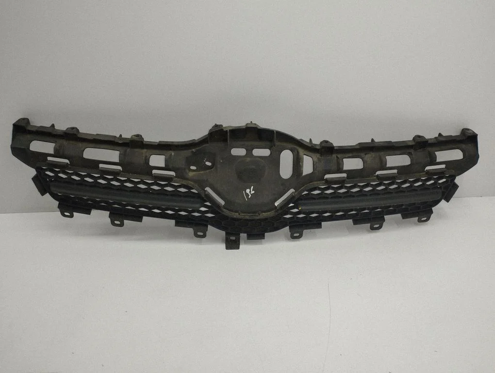 Front bumper upper radiator grill 531110F030