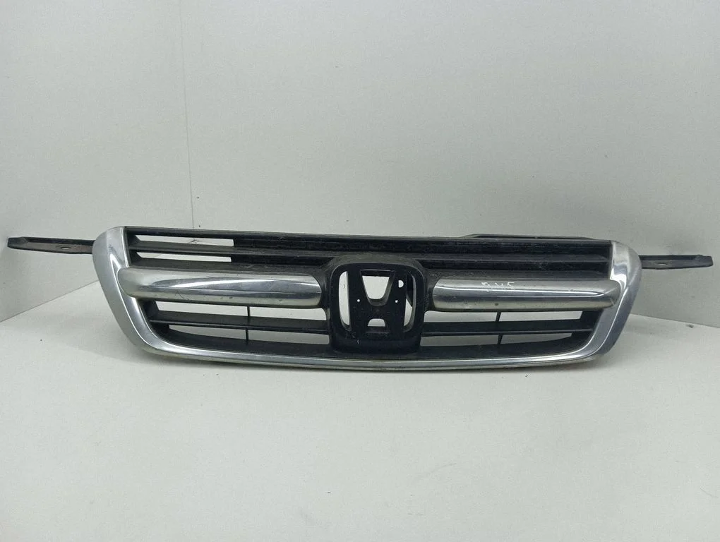 Front bumper upper radiator grill