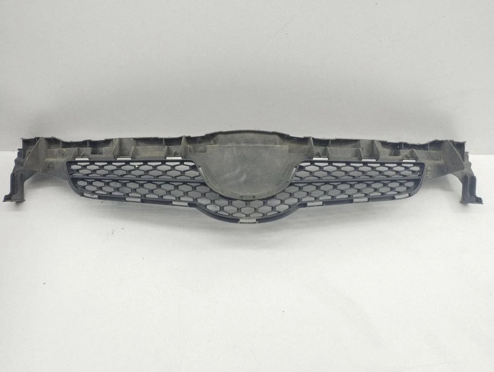 Front bumper upper radiator grill 5311102390