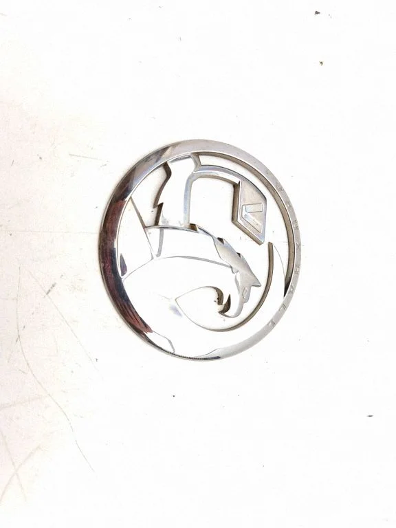Manufacturer badge logo/emblem