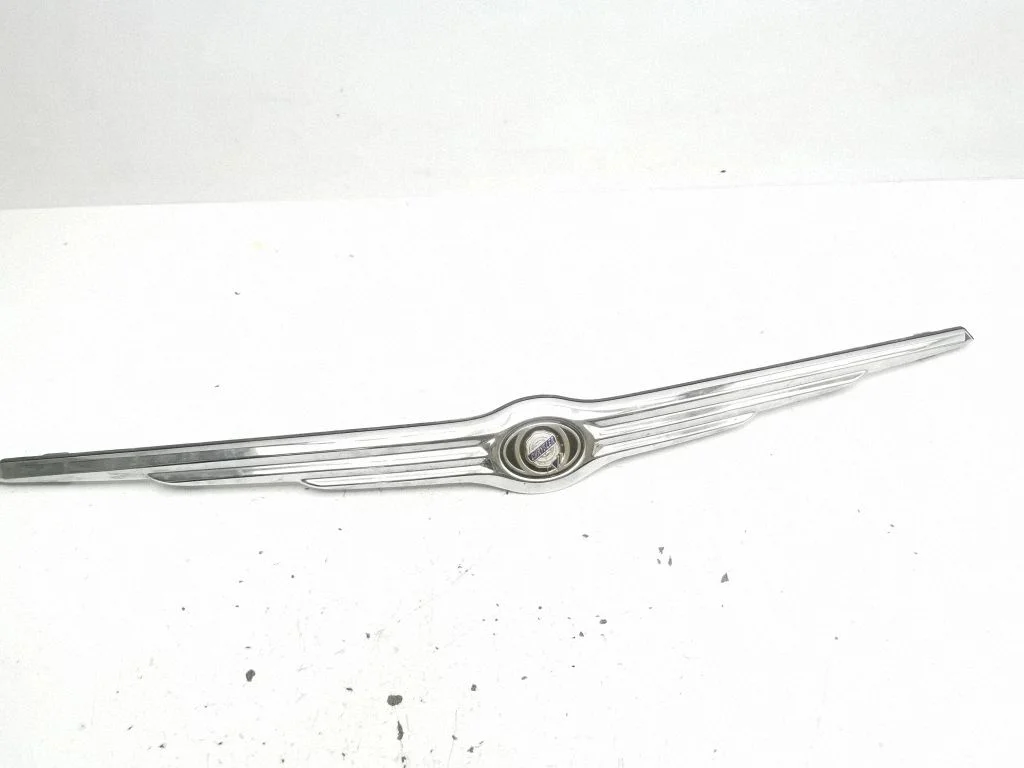 Manufacturer badge logo/emblem 05113617AA