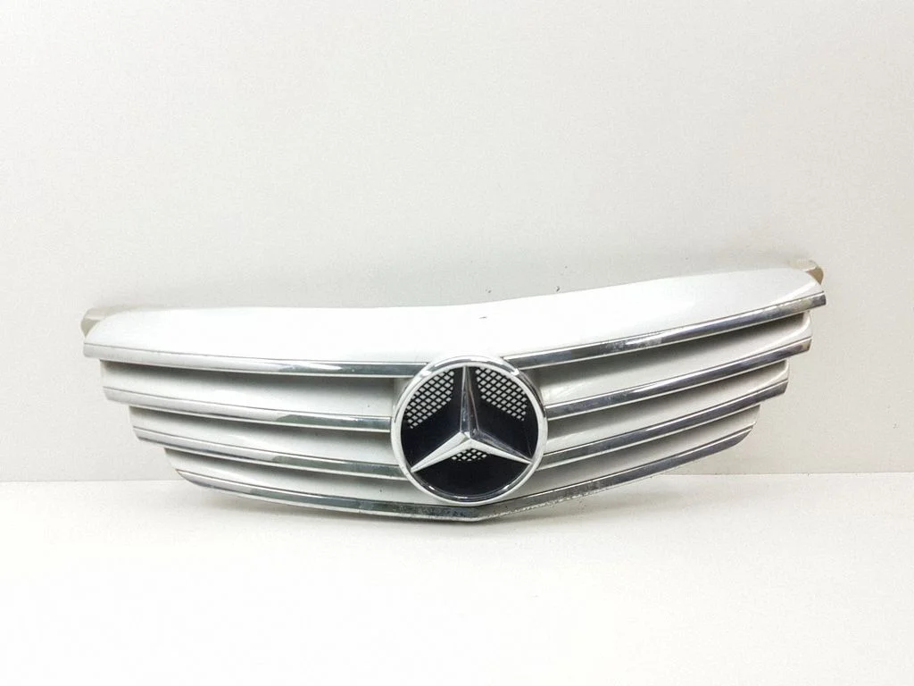 Esistange ülemine radiaatorivõre – Mercedes-Benz B-klass W245 (2005-2011)