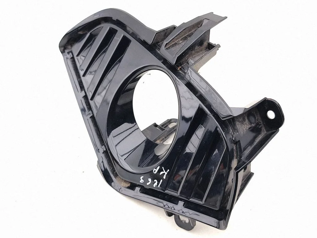 Front fog light trim/grill – Toyota RAV 4 (XA50) (2018-)