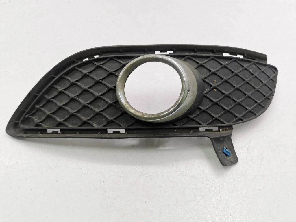 Kratka / ramka halogenu A2468851322