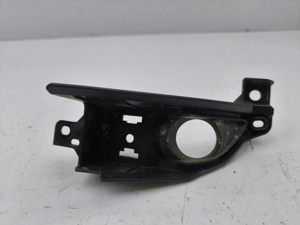 Front fog light trim/grill KB8B50C22