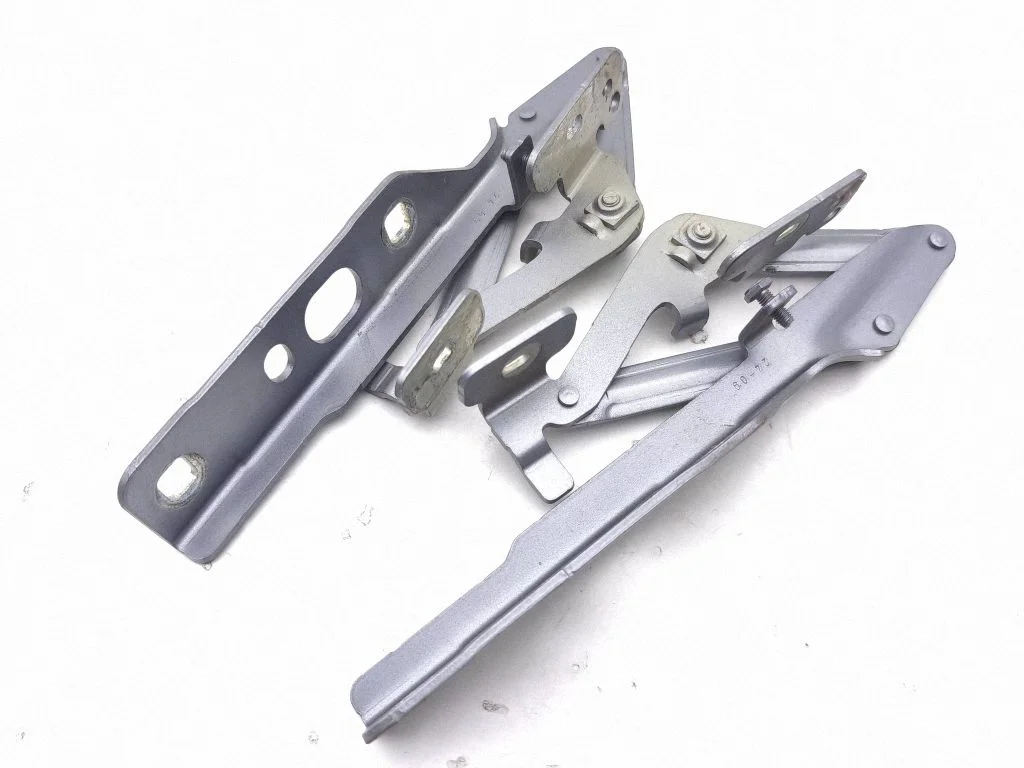 Engine bonnet/hood hinges 9839682380