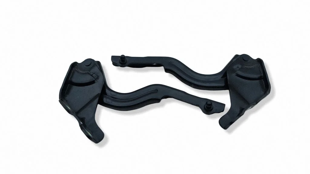 Engine bonnet/hood hinges