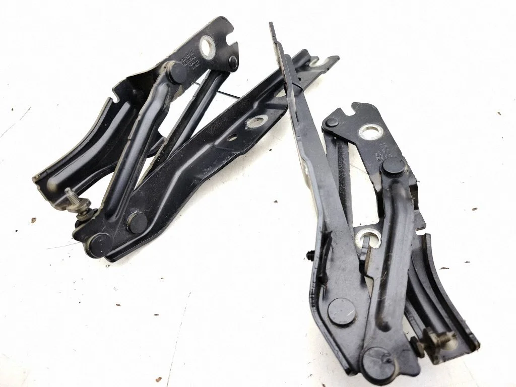 Mootorikapoti hinged 10A823302A
