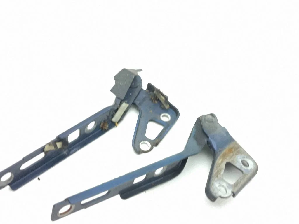 Mootorikapoti hinged 4L0823301