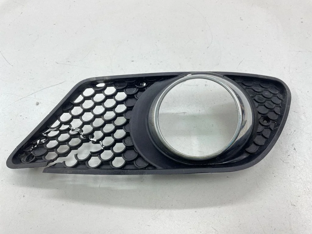 Front fog light trim/grill A2048850353