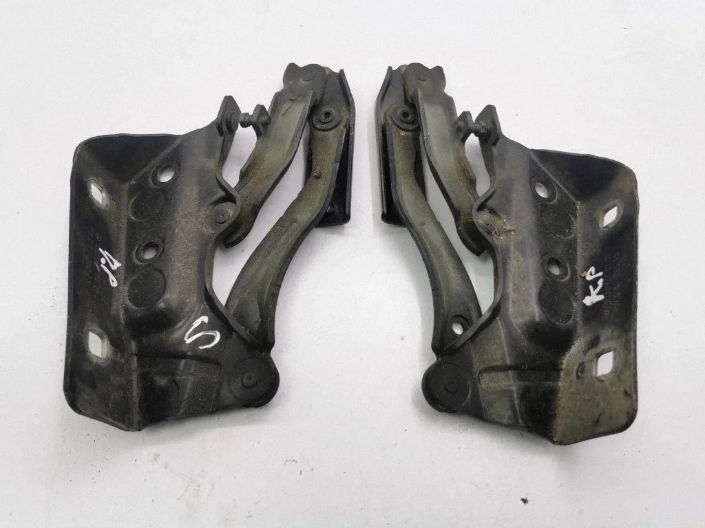 Engine bonnet/hood hinges – Mercedes-Benz B-Class W245 (2005-2011)