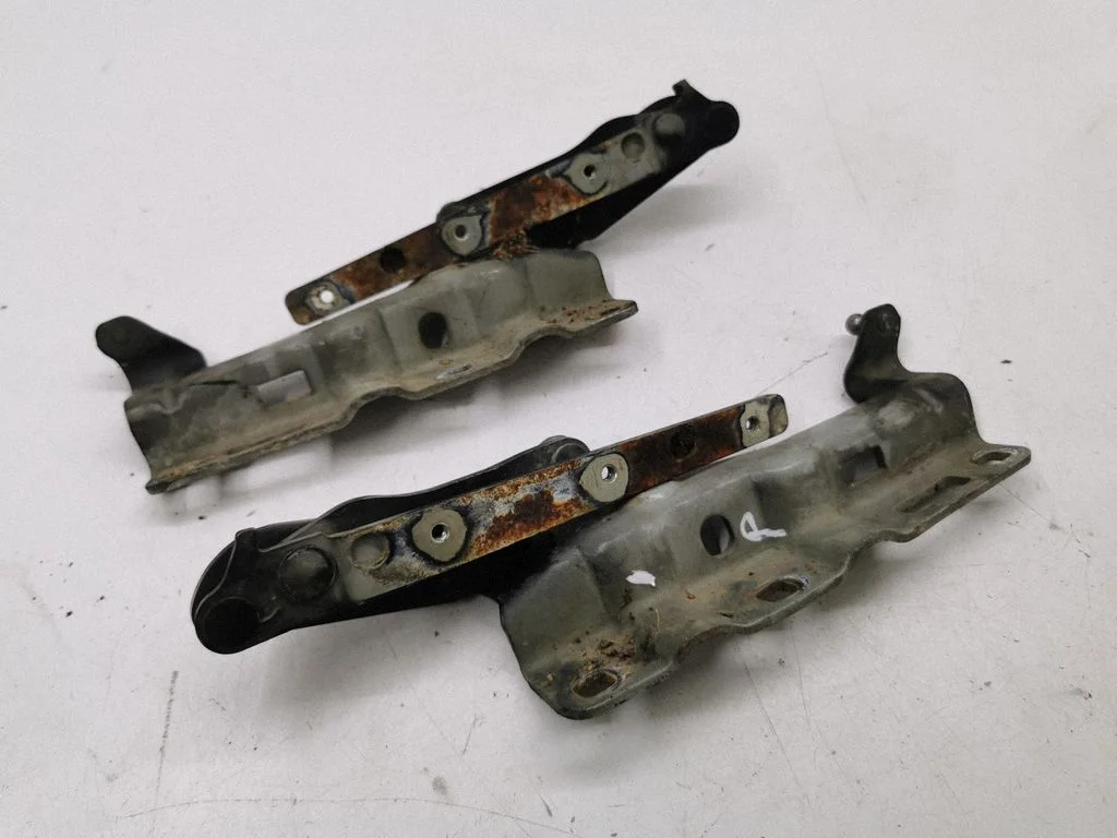 Engine bonnet/hood hinges A2038800428