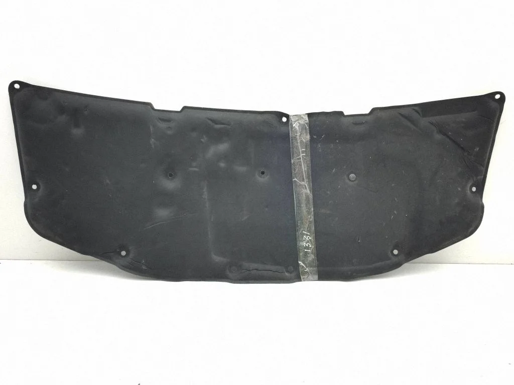 Engine bonnet/hood sound/heat insulation