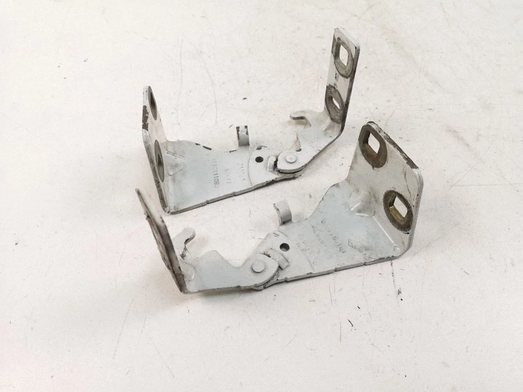 Motora pārsega eņģe (-es) 312083
