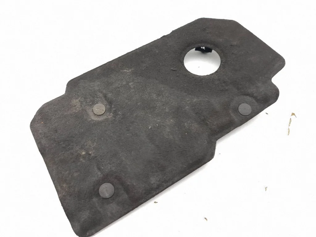 Engine bonnet/hood sound/heat insulation
