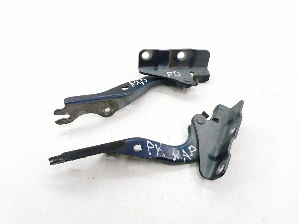 Engine bonnet/hood hinges