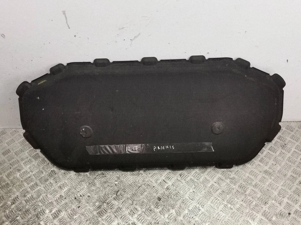 Engine bonnet/hood sound/heat insulation