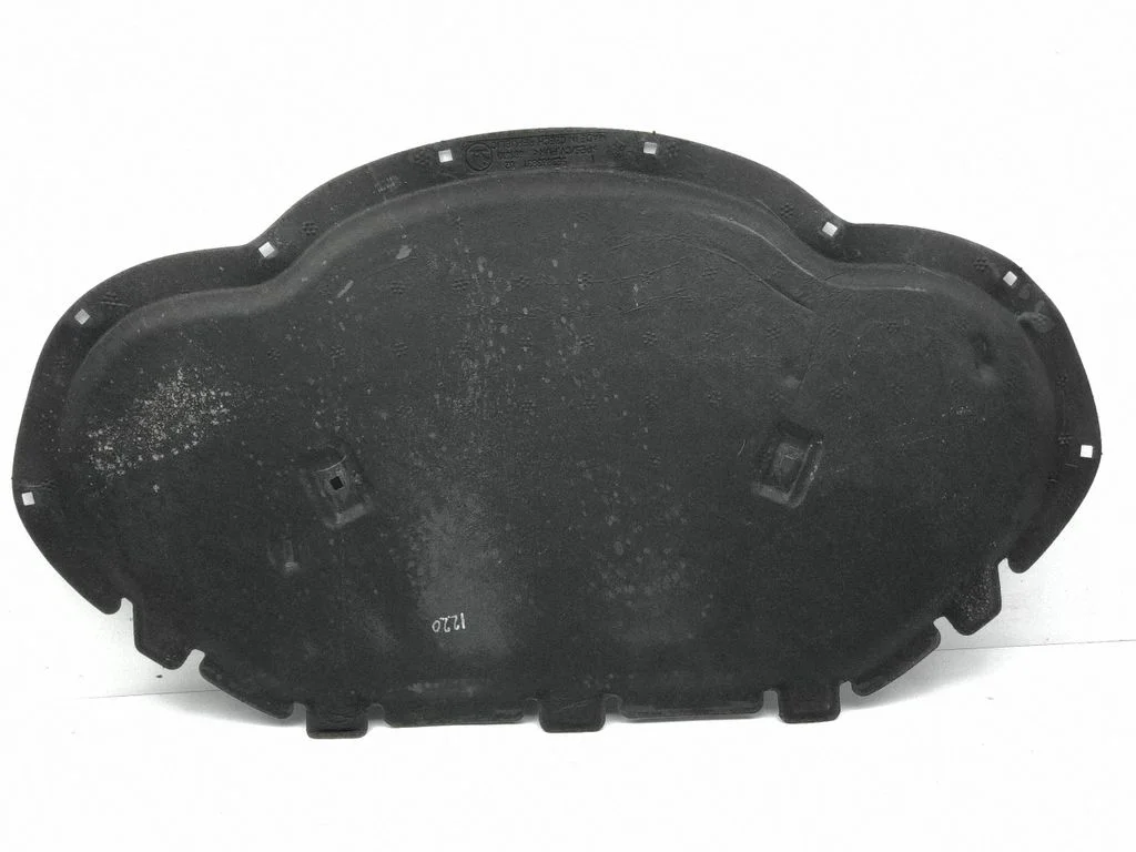 Engine bonnet/hood sound/heat insulation