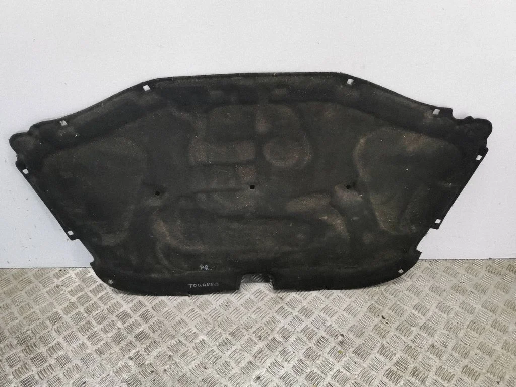 Engine bonnet/hood sound/heat insulation – Volkswagen Touareg I (2002-2010)