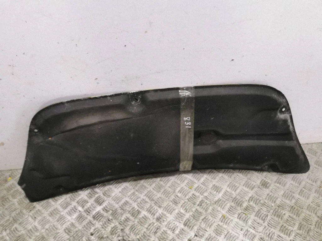 Engine bonnet/hood sound/heat insulation