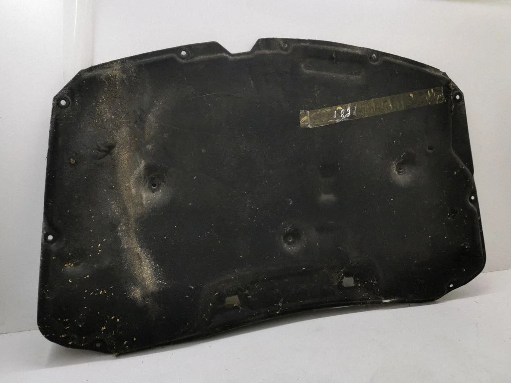 Engine bonnet/hood sound/heat insulation