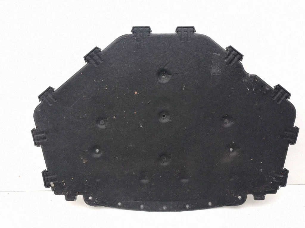 Engine bonnet/hood sound/heat insulation