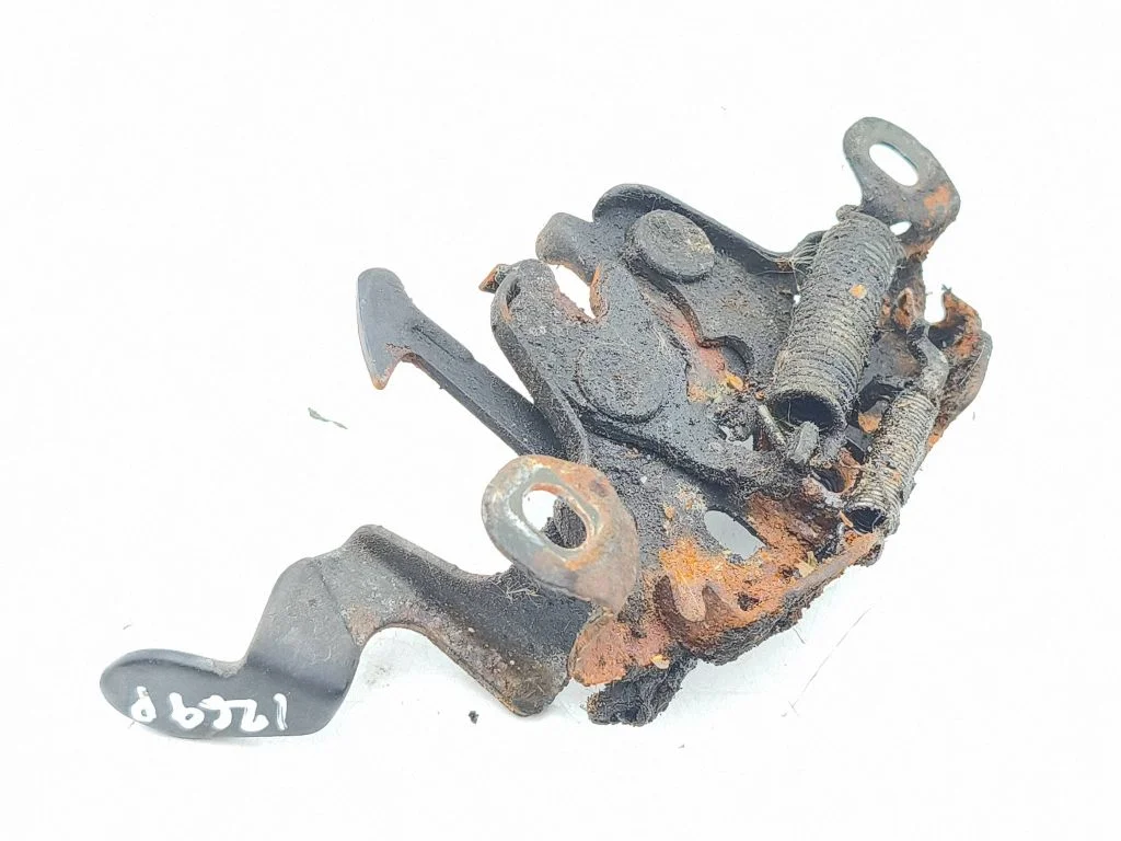 Engine bonnet/hood lock/catch