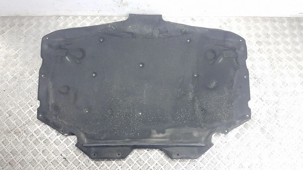 Engine bonnet/hood sound/heat insulation