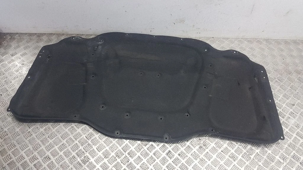 Motora pārsega skaņas/siltuma izolācija – priekšējā