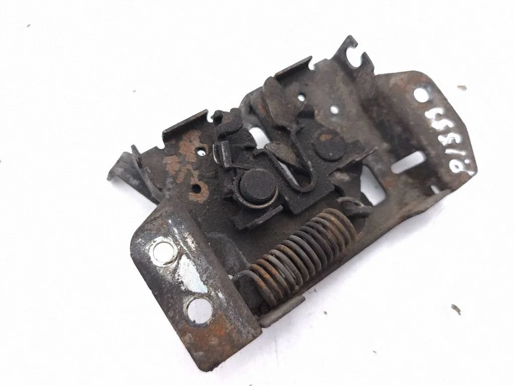 Engine bonnet/hood lock/catch