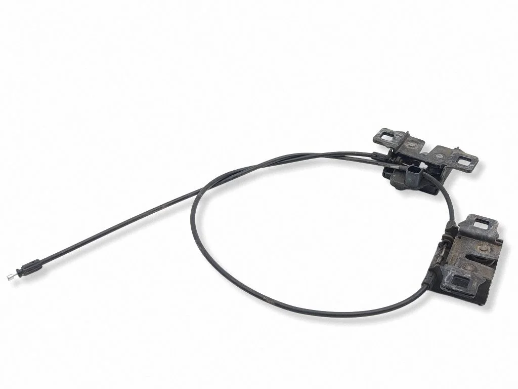 Motora pārsega slēdzene K8D216700AA