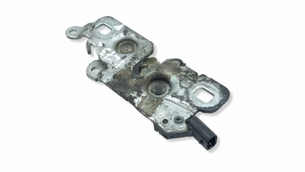 Engine bonnet/hood lock/catch