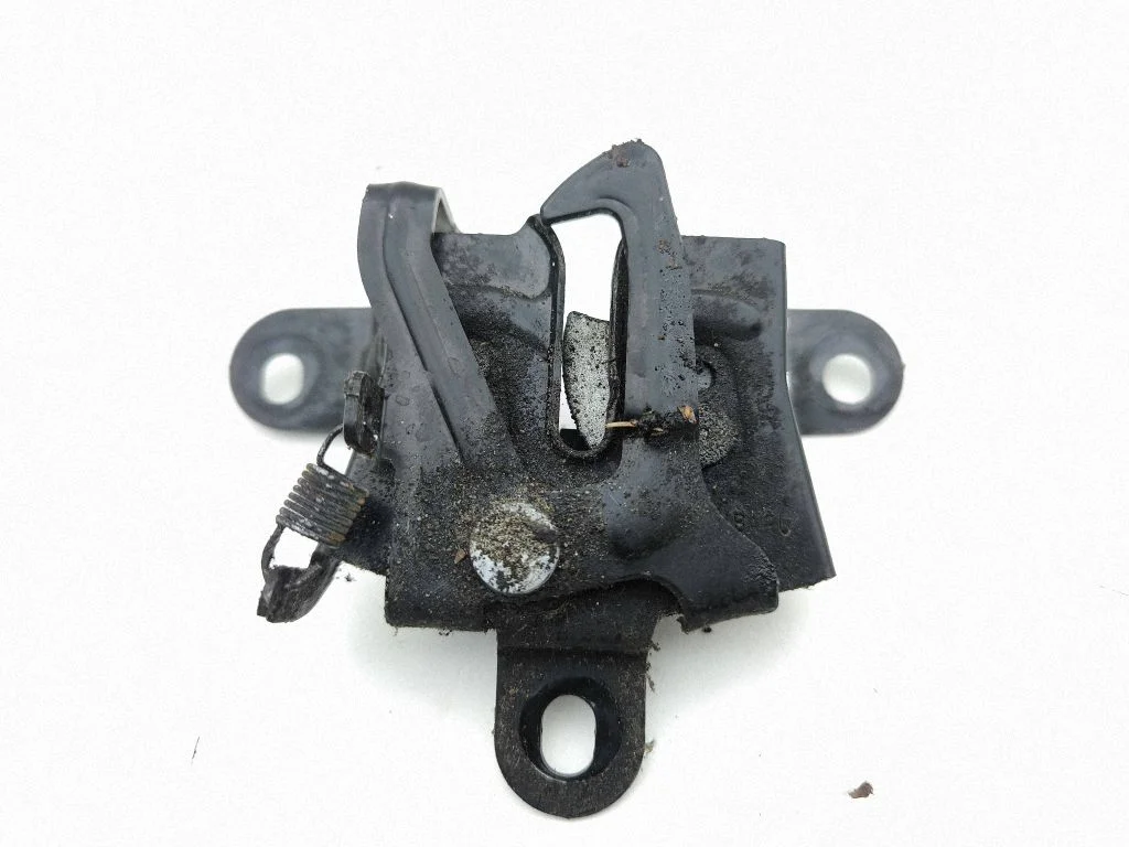 Engine bonnet/hood lock/catch