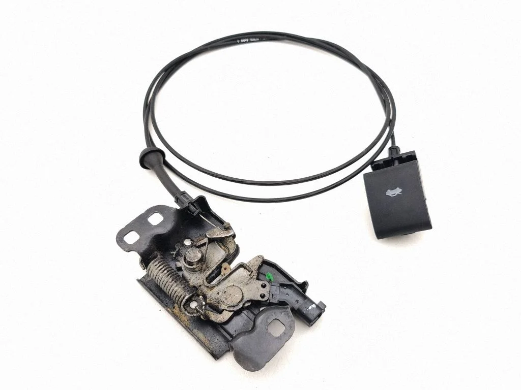 Engine bonnet/hood lock/catch