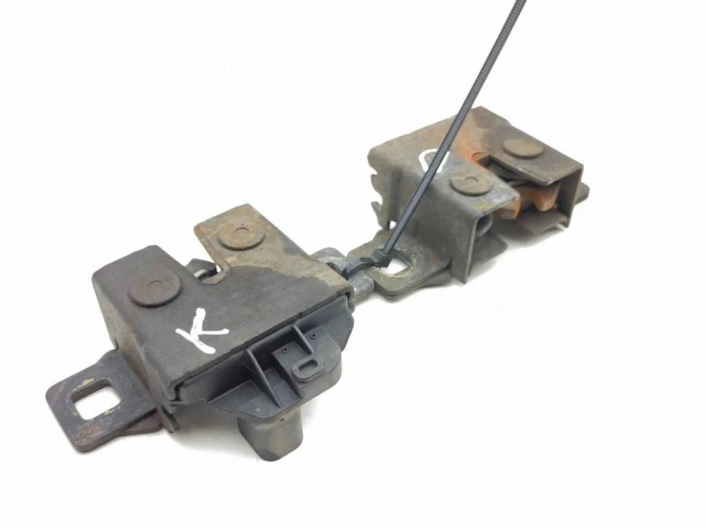 Engine bonnet/hood lock/catch
