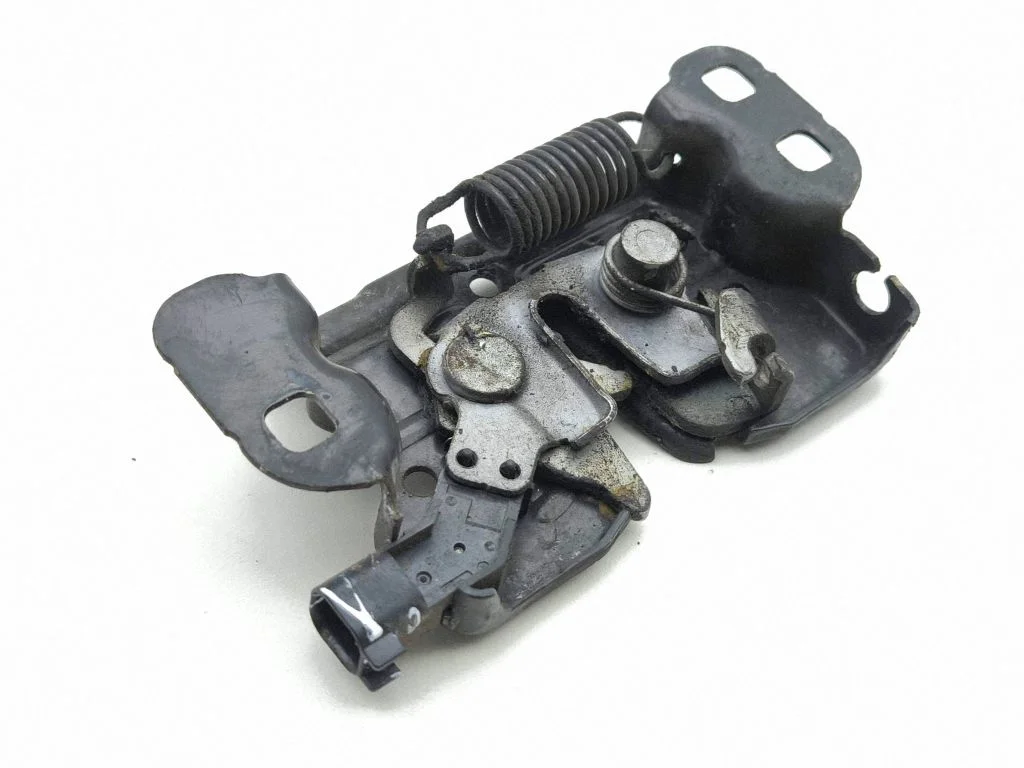 Engine bonnet/hood lock/catch
